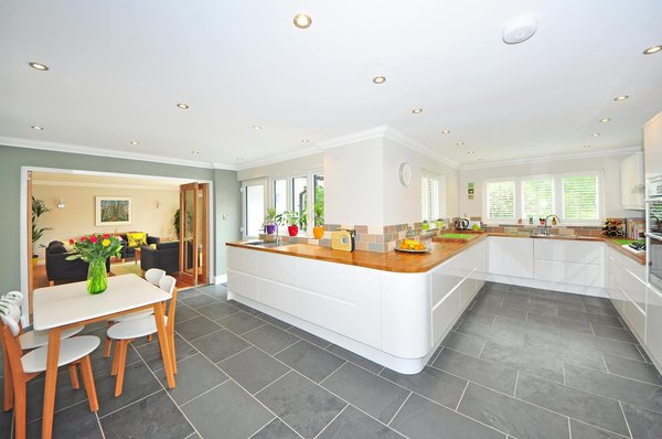 What are the best low-maintenance flooring options for a busy Edinburgh kitchen?